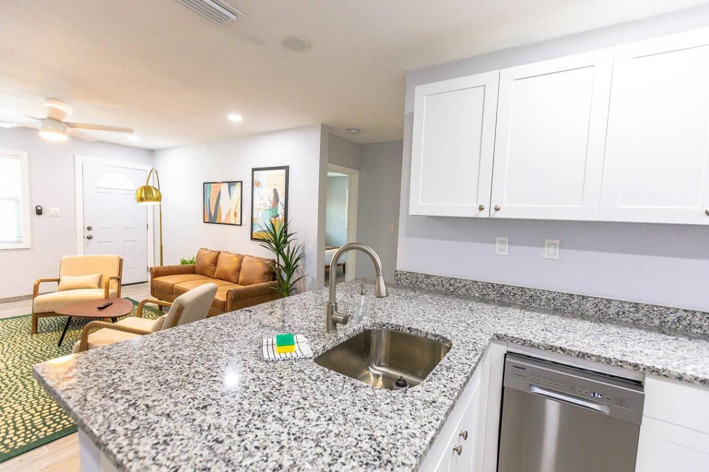 Trendy Home By Jet Skis, Parks & Art Hotspots Sarasota Luaran gambar